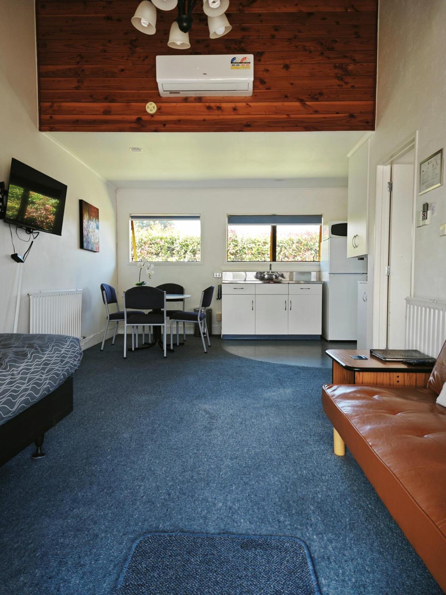 Accommodation at Te Puna Motel Tauranga Exterior foto